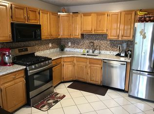 31 Inverness Dr, Edison, NJ 08820