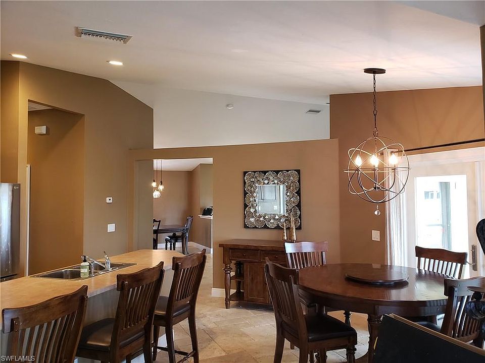 1st image of 1403 NE 12th Pl