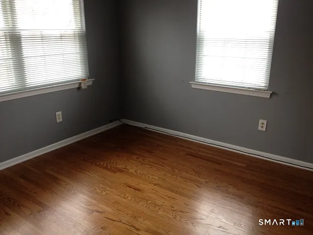 235 Red Oak Ln — Photo 3