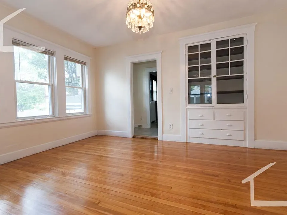 6 Upcrest Rd #1