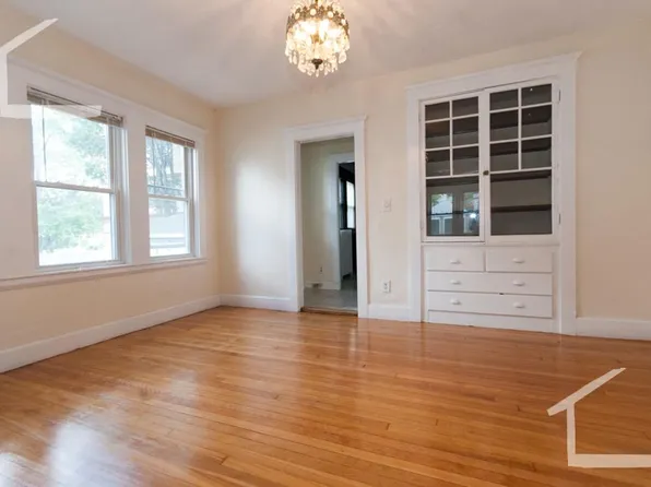 6 Upcrest Rd #1, Boston, MA 02135