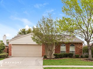 6715 Oregon Trl, Arlington, TX 76002