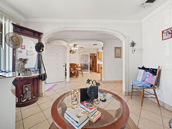 5th image of 936 Nosotros St