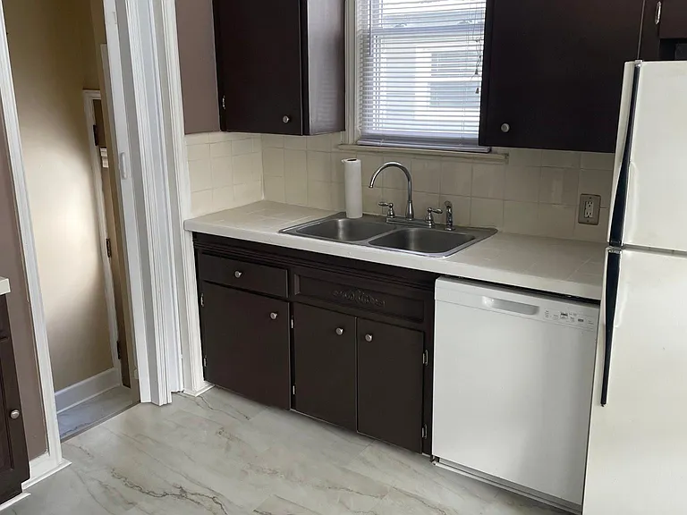 1521 N Vermont Ave — Photo 3