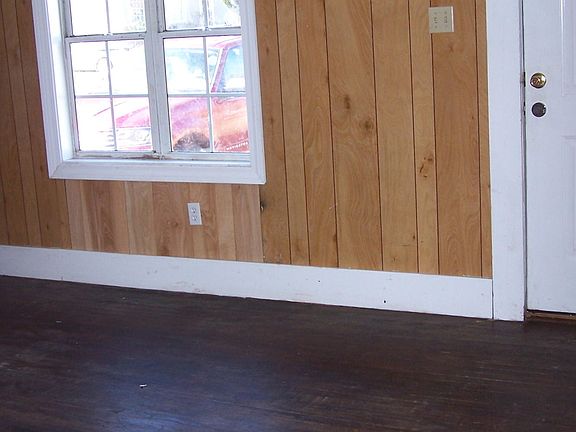 2nd image of 1006 Broadmoor Ave