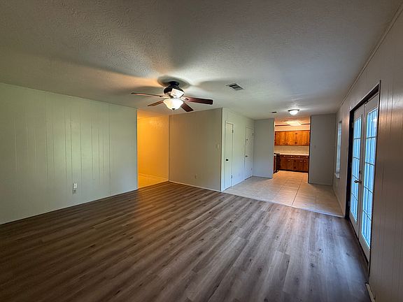 3rd image of 360 Norvell St