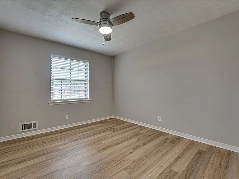 825 Branch Dr — Photo 19
