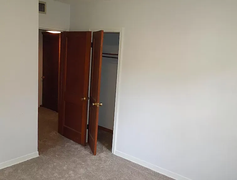 4757 Beverly Cir — Photo 9
