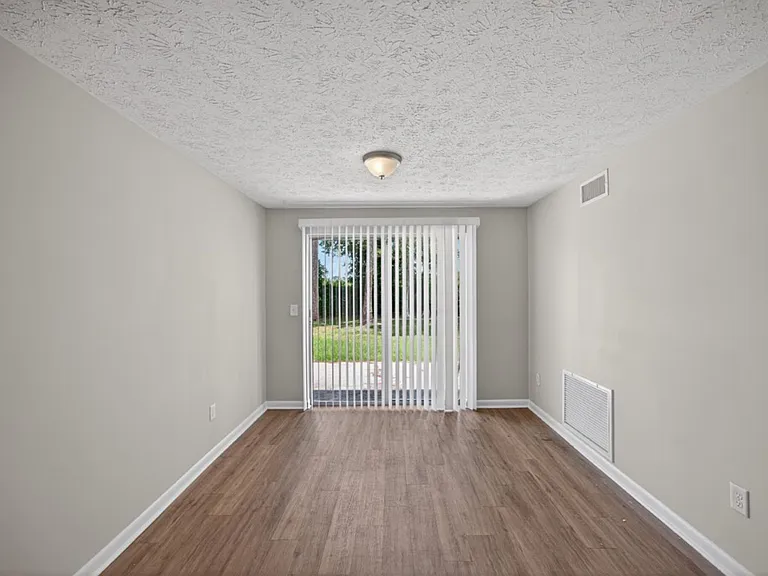 4177 Timberlake Dr N — Photo 9