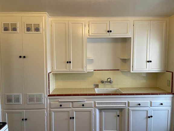 3rd image of 371 Orange Ave #373