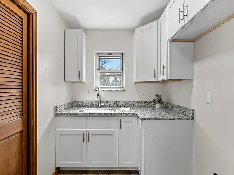 223 N Dellwood Ave — Photo 20