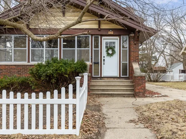 321 Pease Ct, Janesville, WI 53545