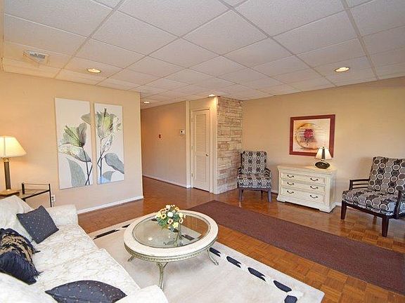 4th image of 3543 Amberacres Dr APT 103W
