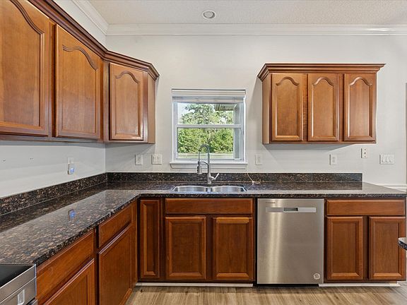 4th image of 140 Corral Cir