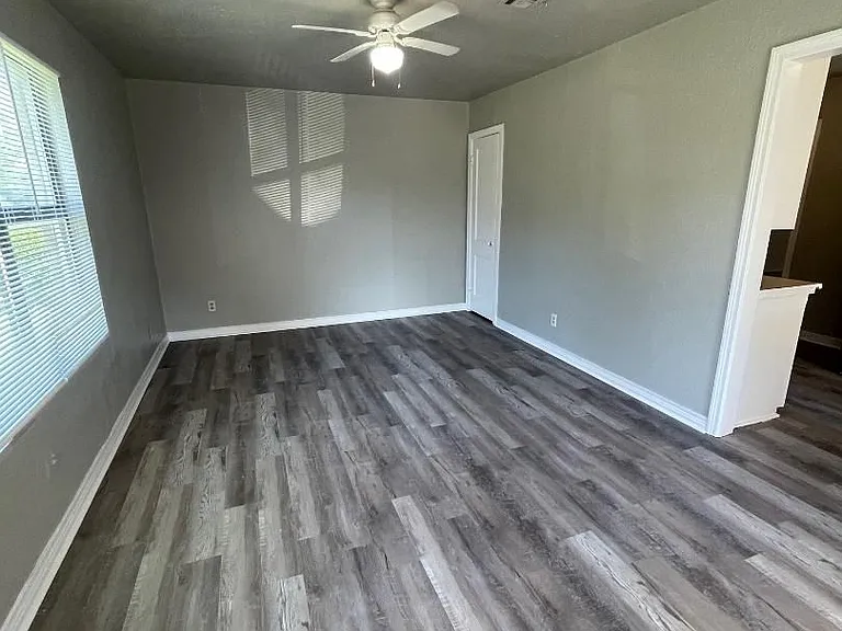 1003 E Arkansas St — Photo 2