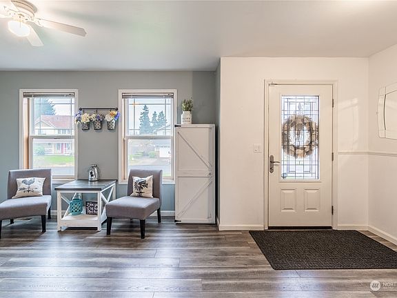 5th image of 19411 107th Avenue Ct E