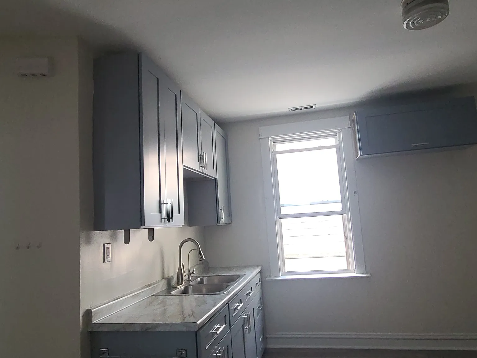 2 bed, 950 sqft, $1,450 — Photo 1