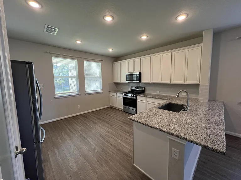9114 McCoy Pass — Photo 16