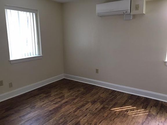 3rd image of 257 Garden St #102