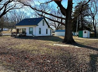 111 E Broad St, Pleasanton, KS 66075