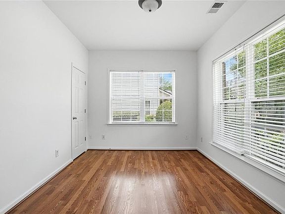 3rd image of 736 Pecan Knoll Dr #7