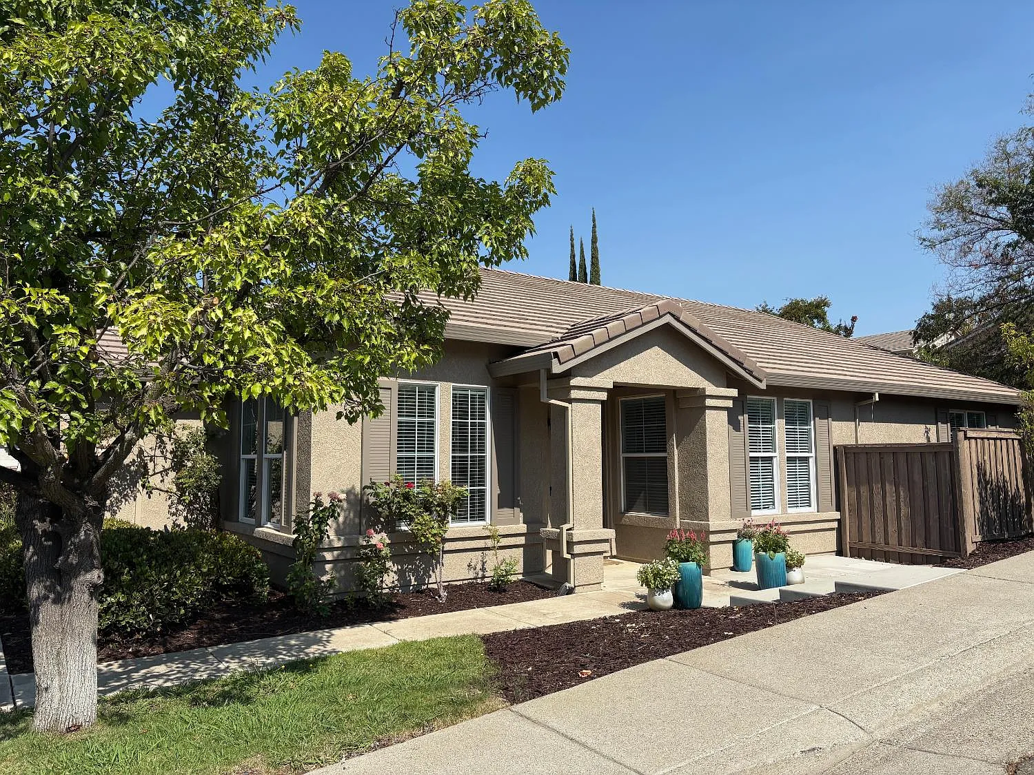 1036 Callander Way photo 1