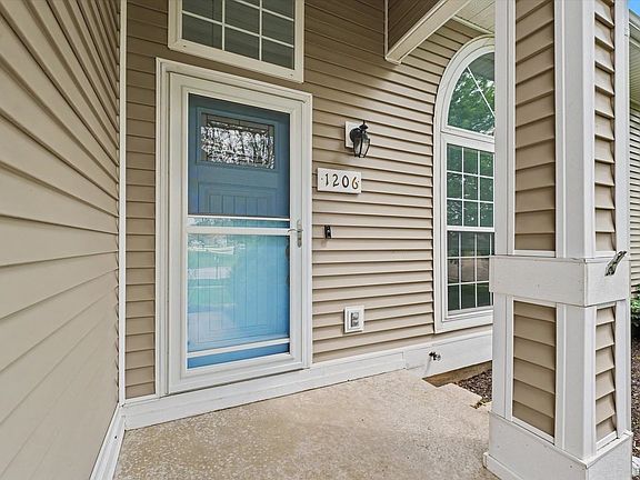 4th image of 1206 Cobblefield Rd