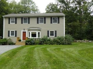 29 Lovers Ln, Monroe, CT 06468