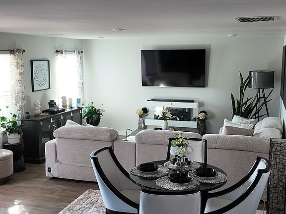 4th image of 498 Daffodil Ln