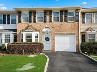 20 Manors Drive, Jericho, NY