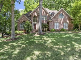 102 Braelands Dr, Cary, NC 27518