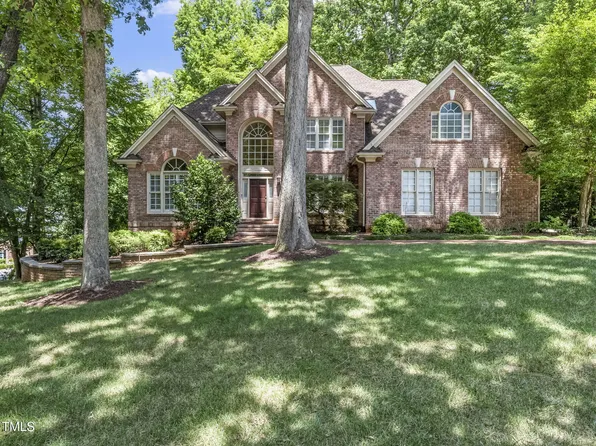 102 Braelands Dr, Cary, NC 27518