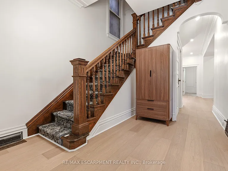 131 Markland St — Photo 7