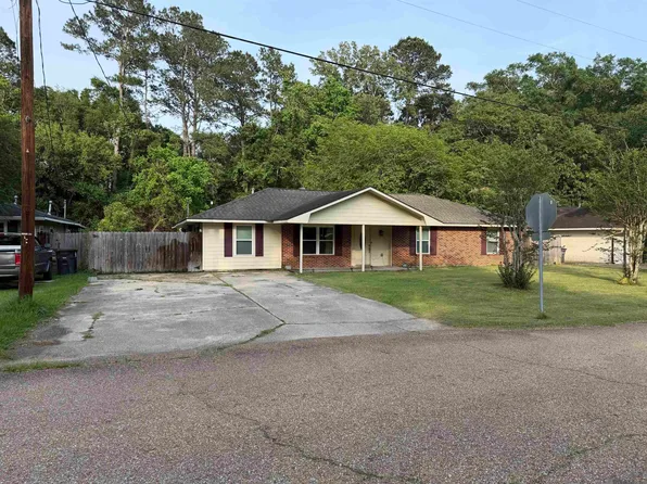 5688 Mapleton Dr, Greenwell Springs, LA 70739