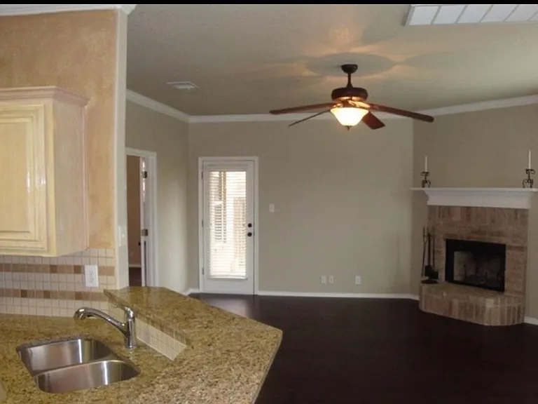 Unfurnished Living Room