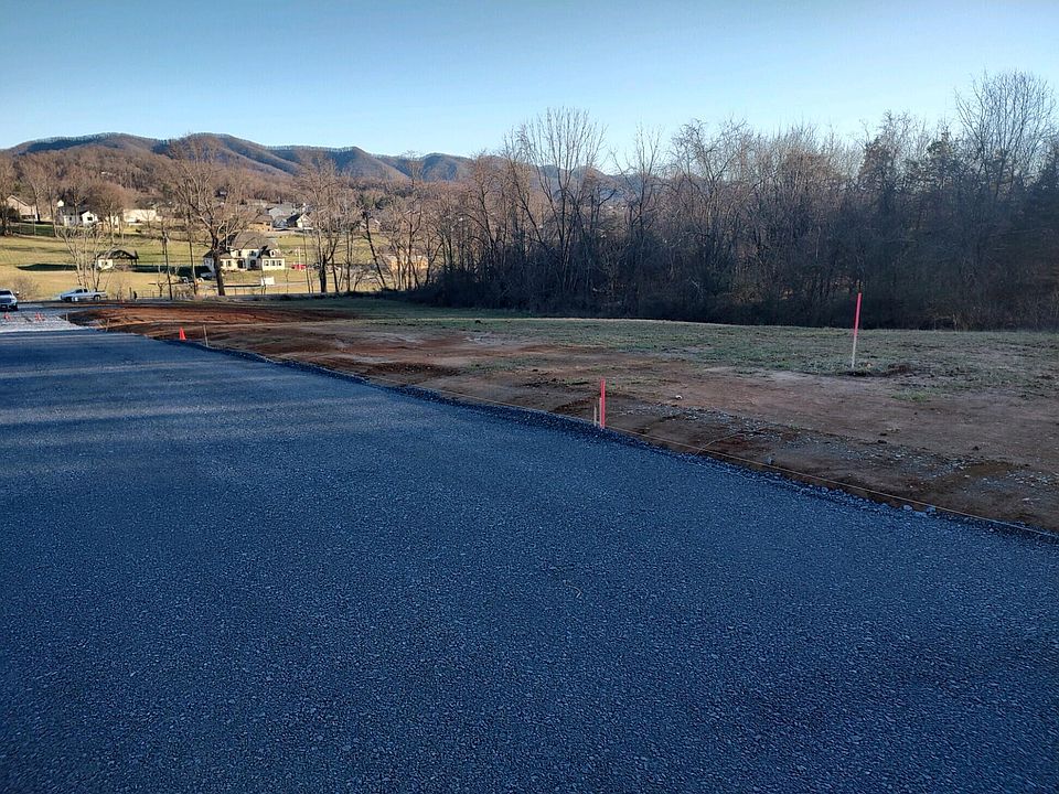 1st image of 1 Redbud St