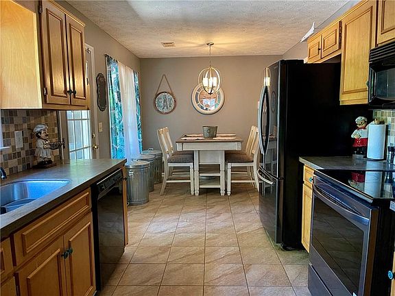 5th image of 357 Lee Road 2041