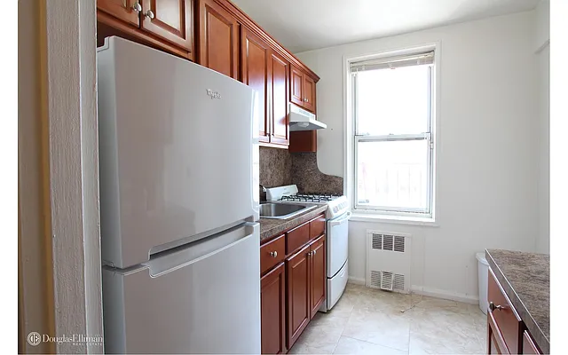 Rented by Douglas Elliman | media 19