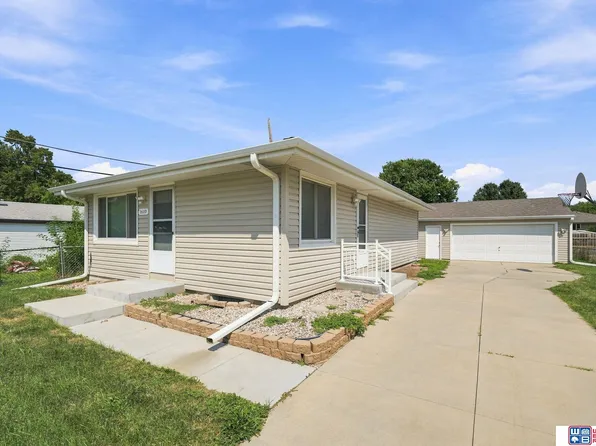 1610 SW 8th St, Lincoln, NE 68522