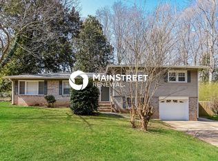 5613 Woodland Dr, Acworth, GA 30102