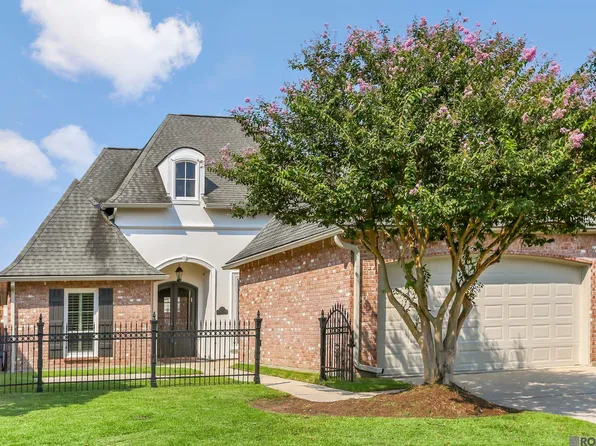 11015 N Shoreline Ave, Baton Rouge, LA 70809