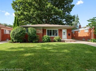 20425 Sunnydale St, Saint Clair Shores, MI 48081