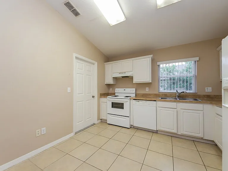 711 Whisper Sound St — Photo 6