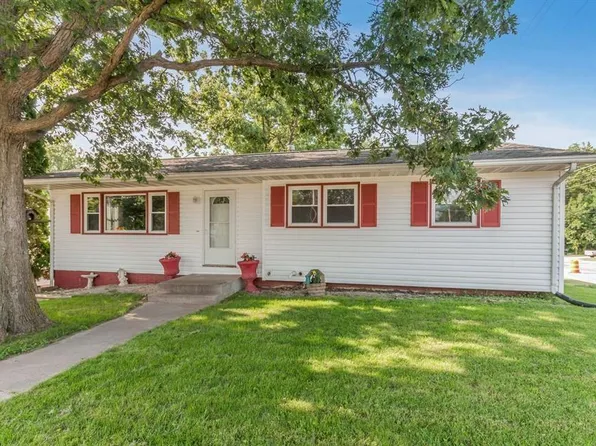 3321 O Ave NW, Cedar Rapids, IA 52405