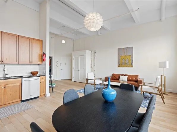 300 Communipaw Avenue image 8 of 36