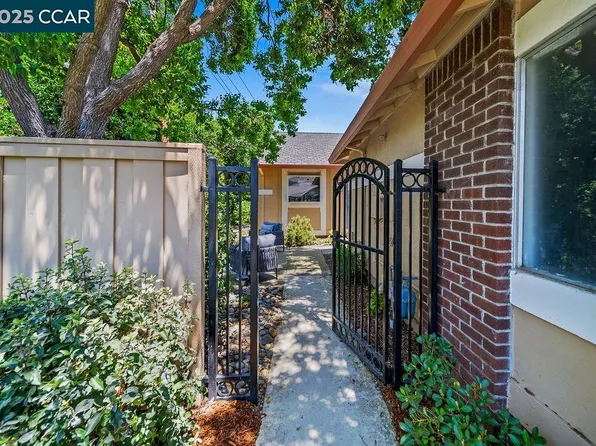 672 Savoy Ct, Walnut Creek, CA 94598