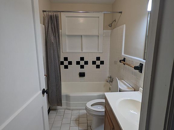 2nd image of 722 Greymont Dr