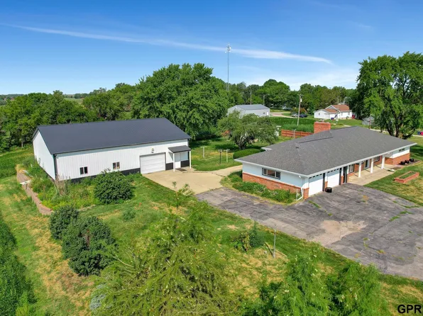 825 7th St, Adams, NE 68301