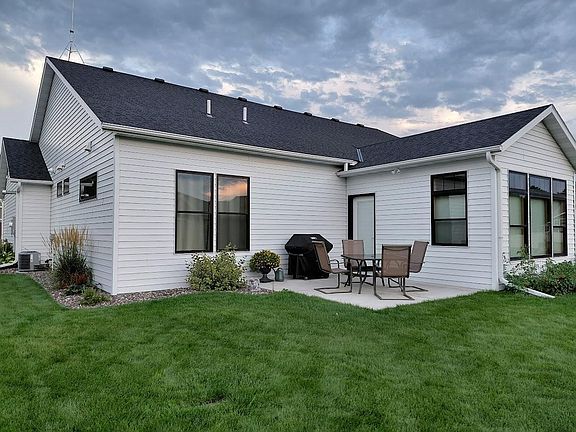 3rd image of 5839 Rivers Edge Dr