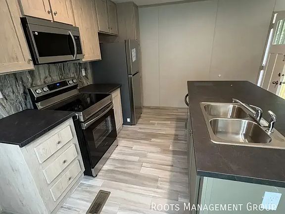 3rd image of 106 Begonia Ln #106B